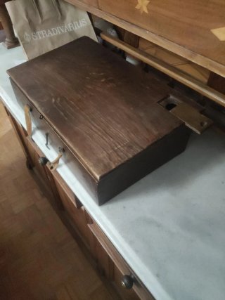 Antigua Escribanía de Madera Portátil