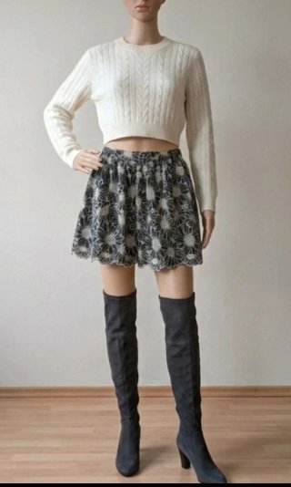 Falda flores blancas Orsay