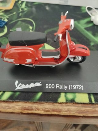 Modellino Vespa 125 ET3 Primavera (1976)