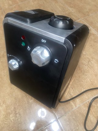 Cafetera Espresso para Monodosis y Café Molido