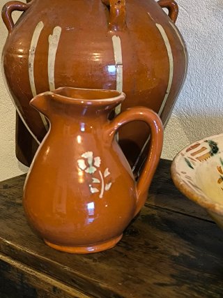 Antigua jarra de la Bisbal. Colección