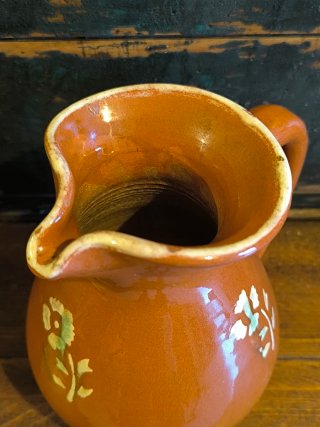 Antigua jarra de la Bisbal. Colección