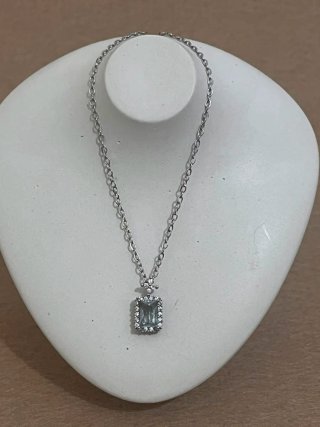 Collar con Colgante Rectangular Plateado
