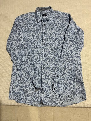 Camisa de hombre con estampado paisley