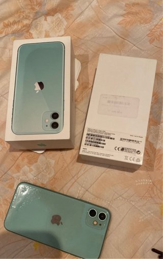iPhone 11 Verde con Caja y Factura funciona bien