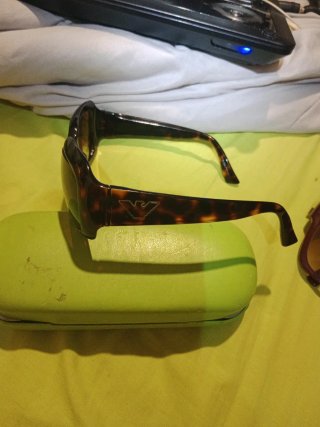 Set de 4 Gafas de Sol.un par 8€.