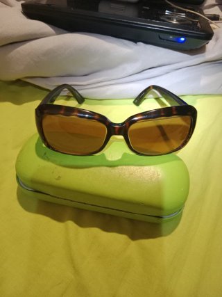 Set de 4 Gafas de Sol.un par 8€.