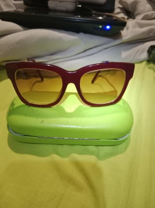 Set de 4 Gafas de Sol.un par 8€.