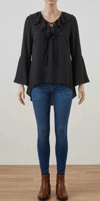 Blusa negra con volantes y cordones