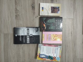 Libros nuevos en excelente estado.