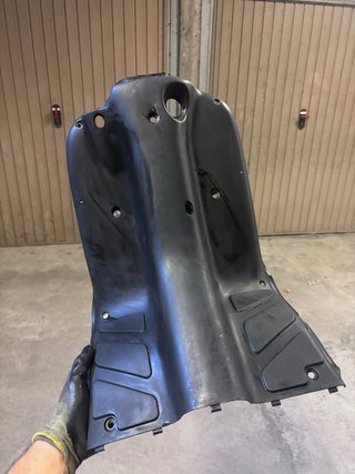 Plastica Retroscudo Piaggio NRG MC2 MC3 575157000C