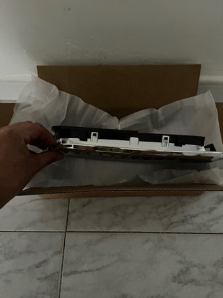 Rejilla Capó BMW E46 Cromada Negra