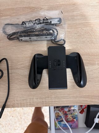 Nintendo Switch OLED Blanca + Mario Kart+Protector