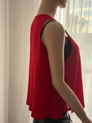 Blusa sin mangas MNG roja