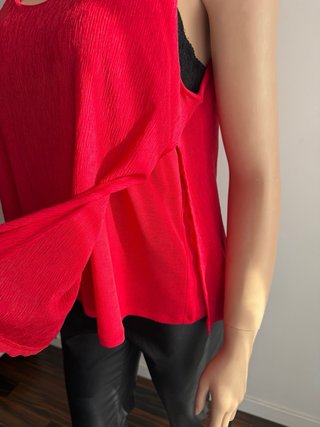 Blusa sin mangas MNG roja