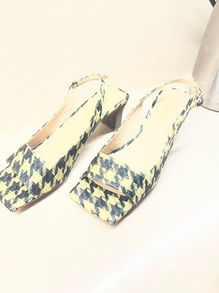 Sandalias Mr. Max Cuadros Negro y Mostaza Talla 40