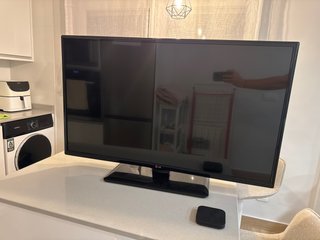 Televisión LG 44 pulgadas + Xiaomi Mi Box