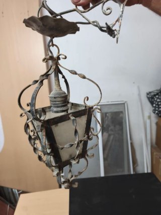Aplique antiguo de metal y cristal