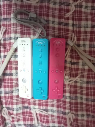 Nintendo Wii U Negra + 3 Mandos y 9 Juegos