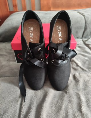 Zapatos de ante.