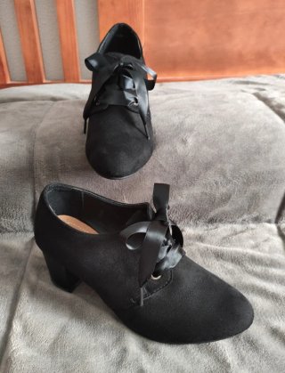 Zapatos de ante.