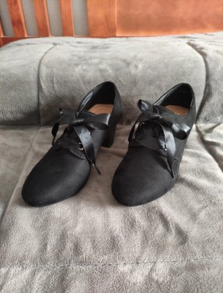 Zapatos de ante.