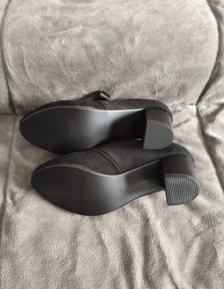 Zapatos de ante.