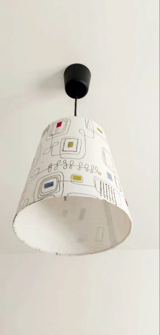 Lámpara de techo con estampado geométrico