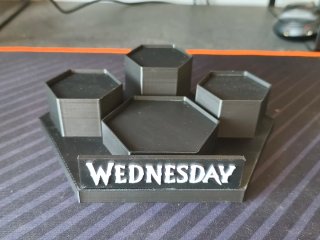 Suporte para Figuras McDonald's Wednesday