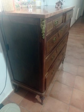 Cómoda Antigua de Madera