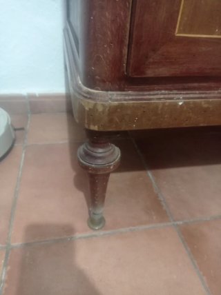 Cómoda Antigua de Madera