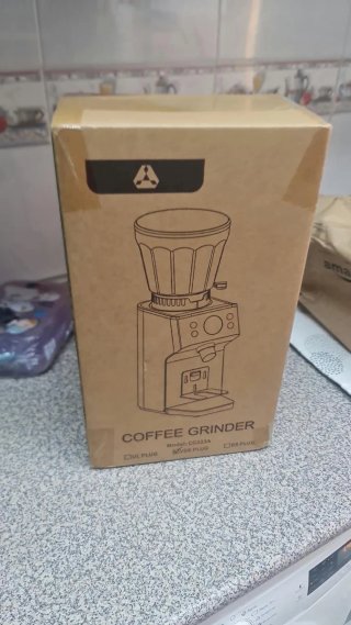 Molinillo de café eléctrico plateado