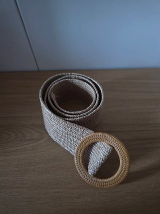 Cinturón de mujer con hebilla redonda