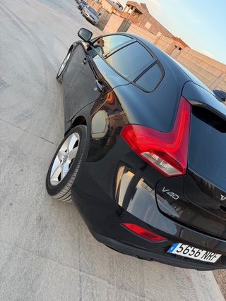 Volvo V40 D2 2014 | 220.000 km | Diésel | Buen est