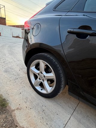 Volvo V40 D2 2014 | 220.000 km | Diésel | Buen est
