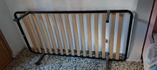 Somier de metal y madera