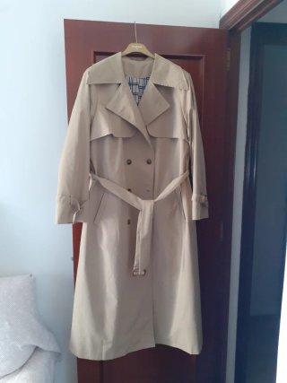 Gabardina Beige Clásica