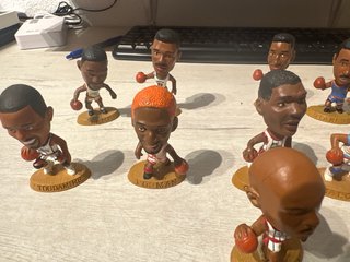 Set de 11 Figuras NBA Headliners Corinthian