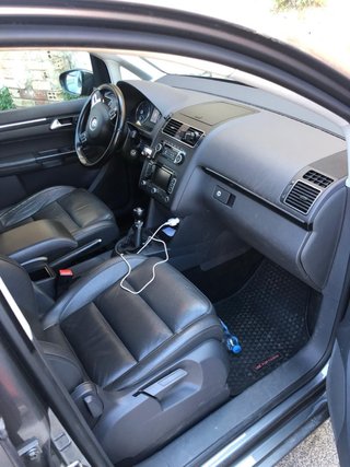 Volkswagen Touran 2011