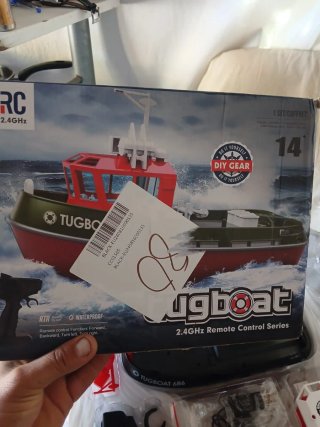 Barco Teledirigido Tugboat 686