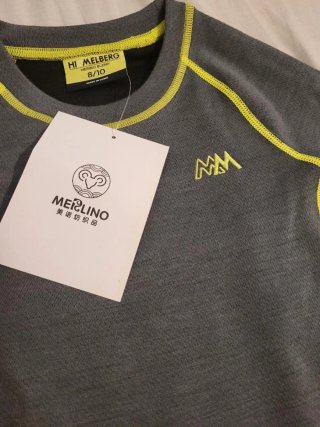 Conjunto de Ropa Térmica Gris y Amarillo Himmelber