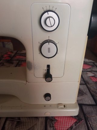 Antigua Máquina de coser Bernina mod 831