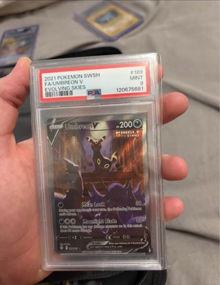Carta Pokémon Umbreon V PSA 9 Evolving Skies