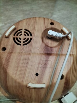 Humidificador con acabado en madera.