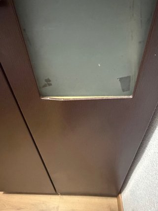 Armario de Madera con Puertas de Cristal