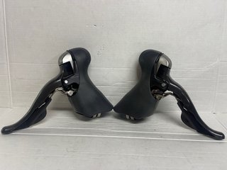 Jgo. Manetas Shimano Ultegra ST6700 10v
