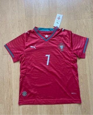 Camisola e calções Ronaldo Portugal T28 12-13 anos