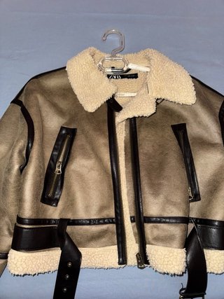 Cazadora chaqueta borrego Zara