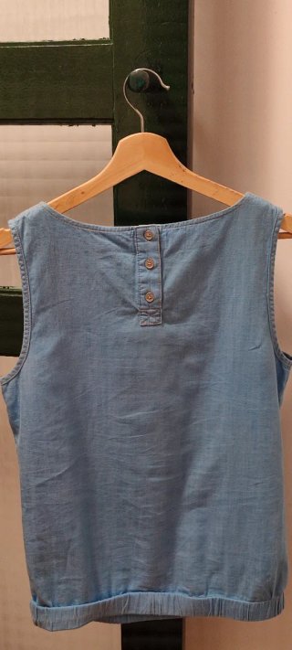blusa vaquera sin mangas Bench. Talla S vale M