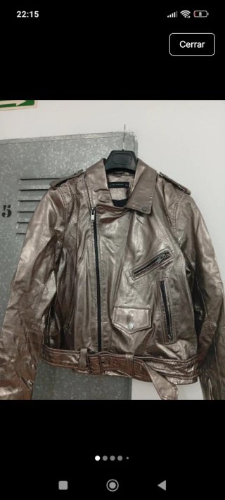Cazadora efecto piel Zara Talla L